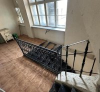 Nekretnina: Prodaje se ceo sprat-vise stanova na glavnoj ulici u Somboru