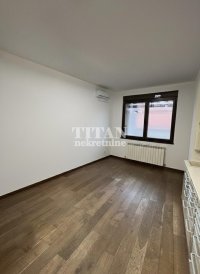 Nekretnina: lux,brzo useljiv,ima i garažno mesto u garaži ID#5717