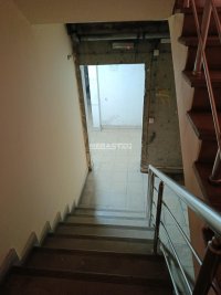 Nekretnina: Lekino brdo, garažno mesto, struja i voda