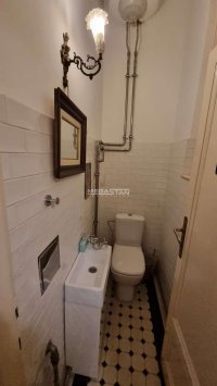 Nekretnina: Odličan salonac u centru