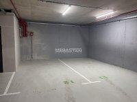 Nekretnina: Banovo Brdo, garažno mesto u novoj zgradi