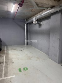 Nekretnina: Banovo Brdo, garažno mesto u novoj zgradi