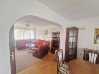 Nekretnina: Borča, Mali Zbeg, izdavanje, 5+ kuća, dvorište ID#10508