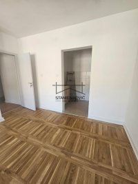 Nekretnina: Kompletno Renoviran - Nova Detelinara - Parking u Dvorištu ID#7226