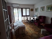 Nekretnina: Centar, 74m2, dvosoban, II, lift, cg