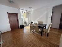 Nekretnina: 3.0 stan u Zemunu,ima i garazno mesto ID#5733