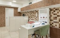 Nekretnina: Lokal sa velikim izlogom i garažom