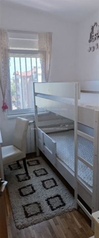 Nekretnina: Prodajem dvoiposoban kompletno namesten i uknjizen stan