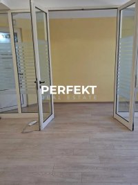 Nekretnina: Centar, 49m2, međusprat, cg, prazan