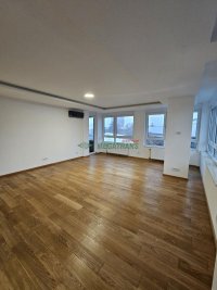 Nekretnina: a poslovni prostor - 4-soban,124m2, centar, Radnička, p.mesto opciono ID#1930