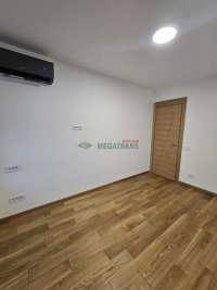 Nekretnina: a poslovni prostor - 4-soban,124m2, centar, Radnička, p.mesto opciono ID#1930