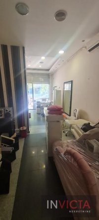 Nekretnina: Ulični lokal-centar