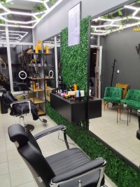 Nekretnina: Izdajem frizerski salon u Novom Sadu na Novoj Detelinari