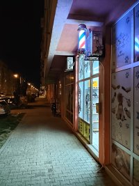 Nekretnina: Izdajem frizerski salon u Novom Sadu na Novoj Detelinari