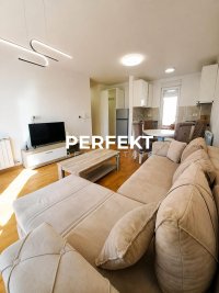 Nekretnina: Centar, trosoban, namešten, 69m2, I, eg