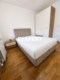 Nekretnina: Centar, trosoban, namešten, 69m2, I, eg