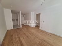Nekretnina: dvosoban stan sa garažnim mestom u lux kompleksu ID#5776