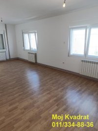 Nekretnina: Batajnica - PLAC 7 ARI IDEALAN ZA POSLOVNU INVESTICIJU