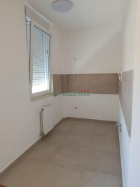Nekretnina: Garsonjera NENAMEŠTENA sa izdvojenom kuhinjom, Telep, Ćirila i Metodija ID#195